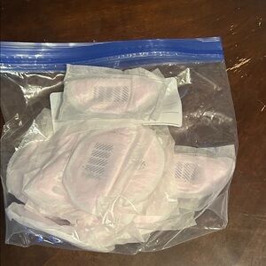 Lansinoh Stay Dry Disposable Nursing Pads 15 count